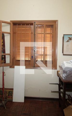 Casa à venda com 360m², 3 quartos e 3 vagasPavimento inferior - Quarto de Serviço