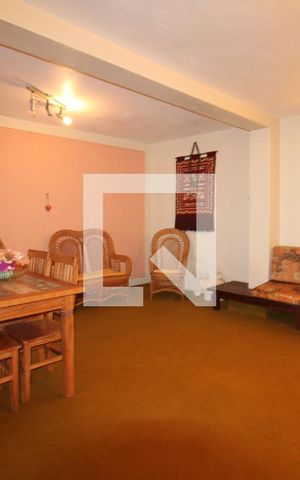 Casa à venda com 360m², 3 quartos e 3 vagasPavimento inferior - Sala