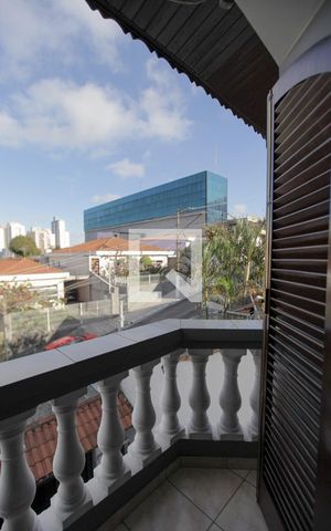 Casa à venda com 450m², 5 quartos e 4 vagas Casa à venda com 450m², 5 quartos e 4 vagasSacada