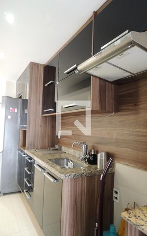 Apartamento para alugar com 99m², 3 quartos e sem vaga Apartamento para alugar com 99m², 3 quartos e sem vagaCozinha - Armários
