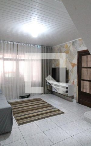 Casa para alugar com 185m², 3 quartos e 2 vagasSala