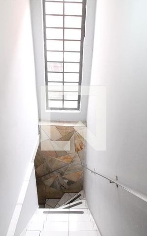 Casa para alugar com 185m², 3 quartos e 2 vagasEscada