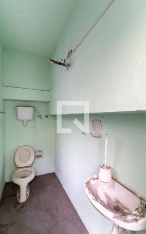Casa à venda com 249m², 3 quartos e 2 vagasBanheiro da Edícula