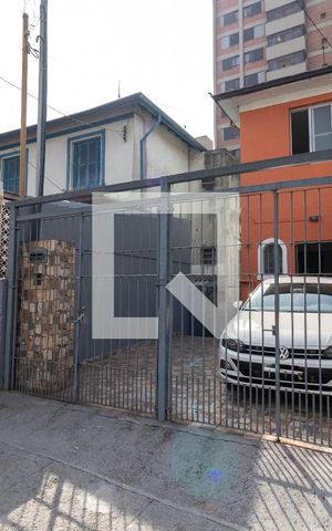 Casa à venda com 249m², 3 quartos e 2 vagasFachada