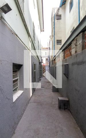 Casa à venda com 249m², 3 quartos e 2 vagasCorredor Lateral