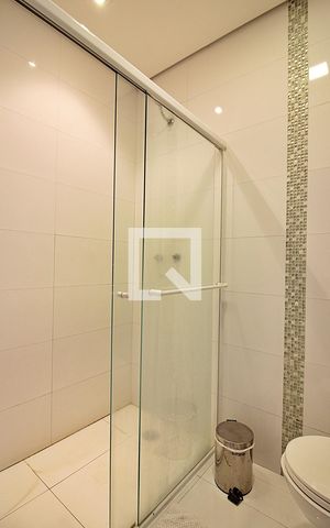 Apartamento à venda com 392m², 6 quartos e 4 vagasBanheiro do Quarto 4 - Suíte