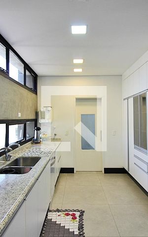 Apartamento à venda com 392m², 6 quartos e 4 vagasCozinha