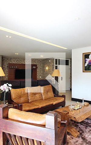 Apartamento à venda com 392m², 6 quartos e 4 vagasSala