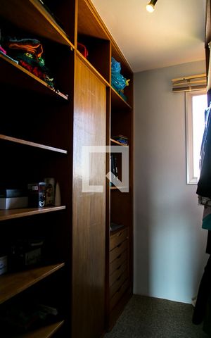 Apartamento à venda com 140m², 3 quartos e 1 vagaCloset