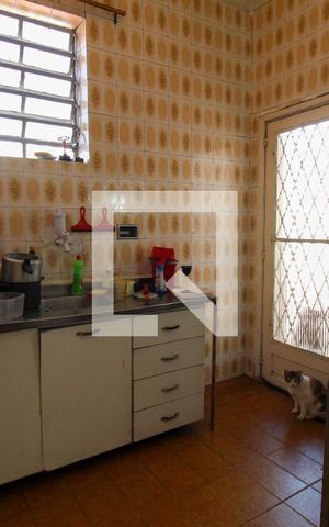 Casa à venda com 250m², 3 quartos e 1 vaga Casa à venda com 250m², 3 quartos e 1 vagaCozinha