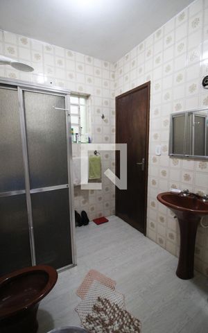 Casa à venda com 270m², 3 quartos e 1 vagabanheiro 2