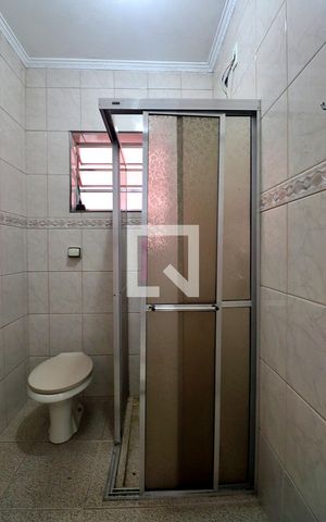 Casa à venda com 332m², 3 quartos e 2 vagasEdícula - Banheiro