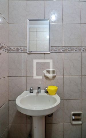 Casa à venda com 332m², 3 quartos e 2 vagasEdícula - Banheiro