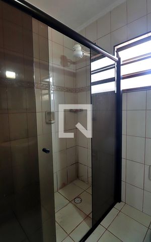 Casa à venda com 332m², 3 quartos e 2 vagasBanheiro da Suíte 2