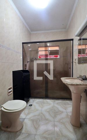 Casa à venda com 332m², 3 quartos e 2 vagasBanheiro Social