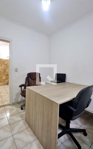 Casa à venda com 332m², 3 quartos e 2 vagasEscritório