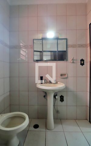 Casa à venda com 332m², 3 quartos e 2 vagasBanheiro da Suíte 2