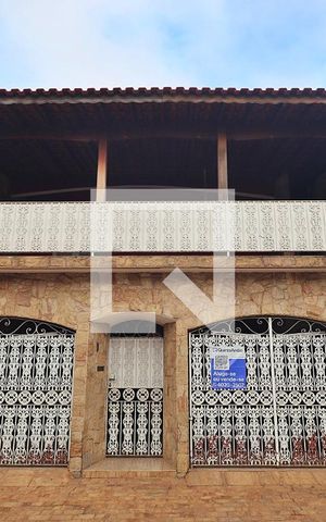 Casa à venda com 332m², 3 quartos e 2 vagasFachada