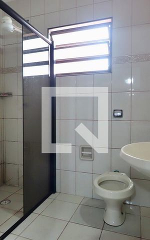 Casa à venda com 332m², 3 quartos e 2 vagasBanheiro da Suíte 2