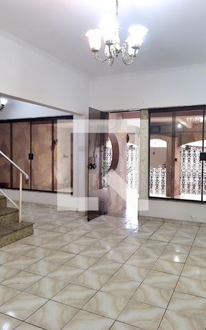 Casa à venda com 332m², 3 quartos e 2 vagasSala