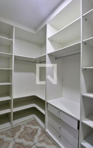 Casa à venda com 332m², 3 quartos e 2 vagasCloset da suíte 1