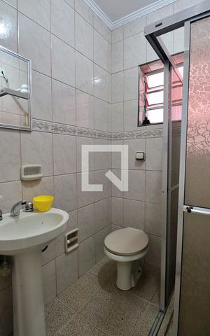 Casa à venda com 332m², 3 quartos e 2 vagasEdícula - Banheiro