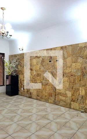 Casa à venda com 332m², 3 quartos e 2 vagasSala