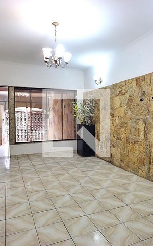 Casa à venda com 332m², 3 quartos e 2 vagasSala