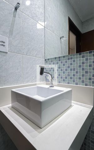 Apartamento para alugar com 75m², 2 quartos e 1 vaga Apartamento para alugar com 75m², 2 quartos e 1 vagaBanheiro