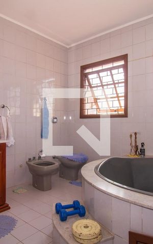 Casa à venda com 266m², 4 quartos e 3 vagas Casa à venda com 266m², 4 quartos e 3 vagasBanheiro da Suíte