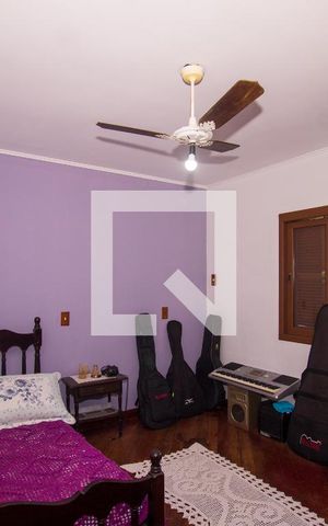 Casa à venda com 266m², 4 quartos e 3 vagas Casa à venda com 266m², 4 quartos e 3 vagasQuarto 3