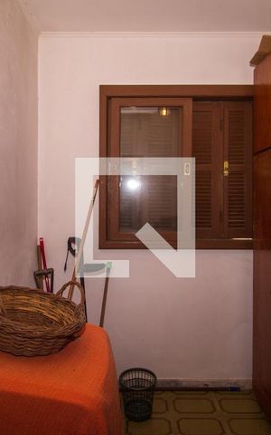 Casa à venda com 266m², 4 quartos e 3 vagas Casa à venda com 266m², 4 quartos e 3 vagasQuarto de Serviço