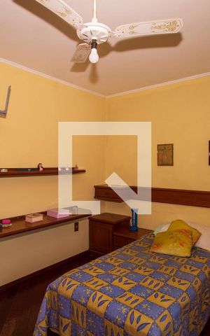 Casa à venda com 266m², 4 quartos e 3 vagas Casa à venda com 266m², 4 quartos e 3 vagasQuarto 1