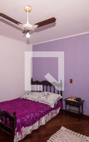 Casa à venda com 266m², 4 quartos e 3 vagas Casa à venda com 266m², 4 quartos e 3 vagasQuarto 3