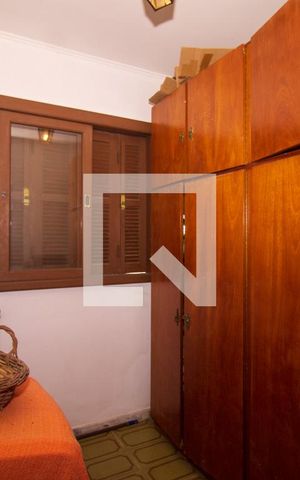 Casa à venda com 266m², 4 quartos e 3 vagas Casa à venda com 266m², 4 quartos e 3 vagasQuarto de Serviço