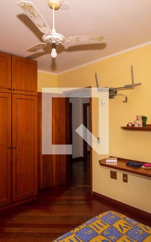 Casa à venda com 266m², 4 quartos e 3 vagas Casa à venda com 266m², 4 quartos e 3 vagasQuarto 1