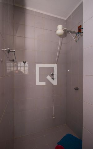 Casa à venda com 266m², 4 quartos e 3 vagas Casa à venda com 266m², 4 quartos e 3 vagasBanheiro da Suíte