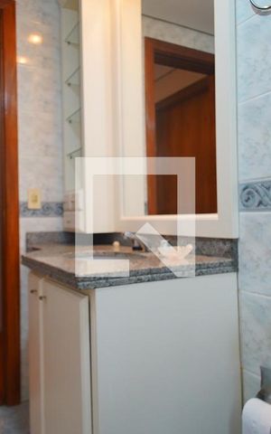 Apartamento para alugar com 191m², 3 quartos e 3 vagasBanheiro 3 corredor 