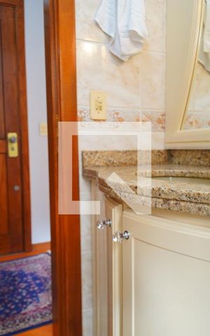 Apartamento para alugar com 191m², 3 quartos e 3 vagasBanheiro 1 lavabo 