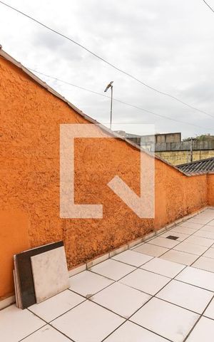 Casa à venda com 370m², 6 quartos e 5 vagas Casa à venda com 370m², 6 quartos e 5 vagasVaranda