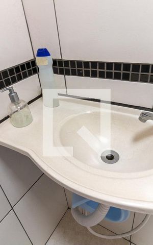 Casa à venda com 370m², 6 quartos e 5 vagas Casa à venda com 370m², 6 quartos e 5 vagasBanheiro de Serviço