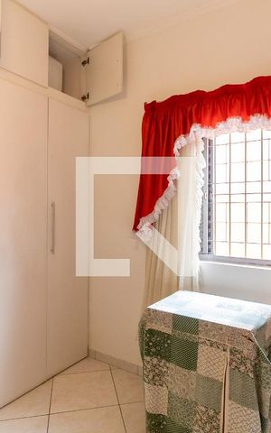 Casa à venda com 370m², 6 quartos e 5 vagas Casa à venda com 370m², 6 quartos e 5 vagasQuarto 3