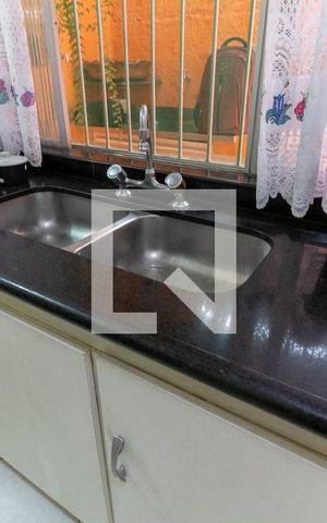 Casa à venda com 370m², 6 quartos e 5 vagas Casa à venda com 370m², 6 quartos e 5 vagasCozinha