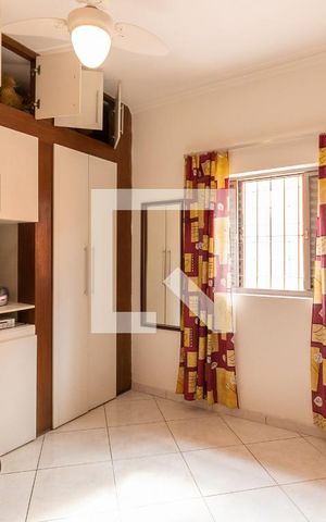 Casa à venda com 370m², 6 quartos e 5 vagas Casa à venda com 370m², 6 quartos e 5 vagasQuarto 2