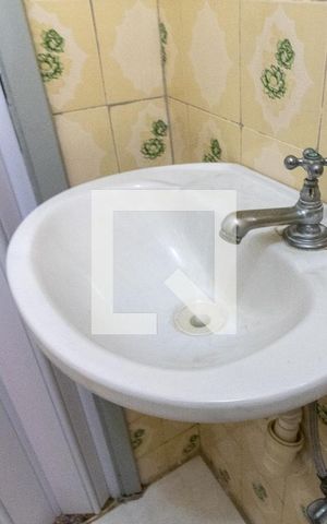 Casa à venda com 370m², 6 quartos e 5 vagas Casa à venda com 370m², 6 quartos e 5 vagasCasa 2 Banheiro