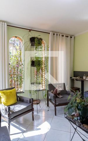 Casa à venda com 370m², 6 quartos e 5 vagas Casa à venda com 370m², 6 quartos e 5 vagasSala