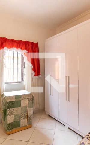 Casa à venda com 370m², 6 quartos e 5 vagas Casa à venda com 370m², 6 quartos e 5 vagasQuarto 3