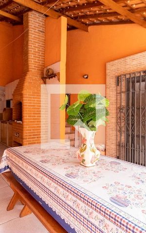 Casa à venda com 370m², 6 quartos e 5 vagas Casa à venda com 370m², 6 quartos e 5 vagasChurrasqueira