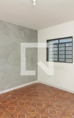 Casa à venda com 90m², 2 quartos e 2 vagas Casa à venda com 90m², 2 quartos e 2 vagasSala