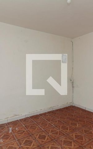 Casa à venda com 90m², 2 quartos e 2 vagas Casa à venda com 90m², 2 quartos e 2 vagasSala